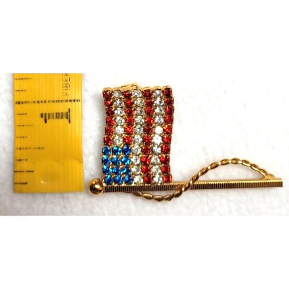 Vintage Patriotic Rhinestone American Flag USA Pin Brooch Goldtone Quality 2" - Picture 5 of 6